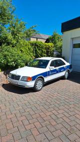 Mercedes-Benz W202 Servicewagen 2.0 L 5Gan... - Mercedes-Benz 190 mit Benzin-Antrieb: Limousine, 2.5