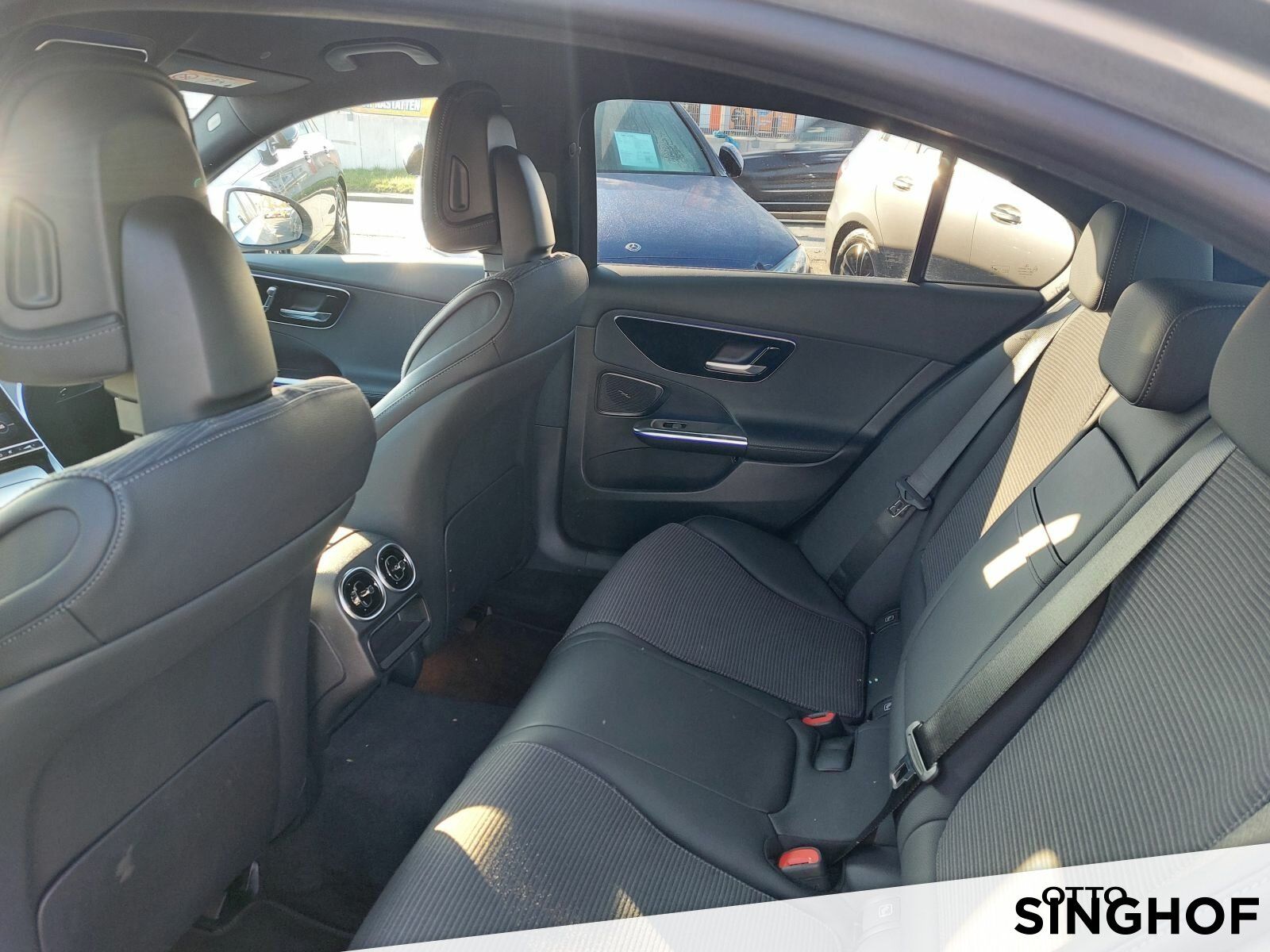 Fahrzeugabbildung Mercedes-Benz C 220 d Avantgarde +eff.3,99%+AHK+Distronic+360°