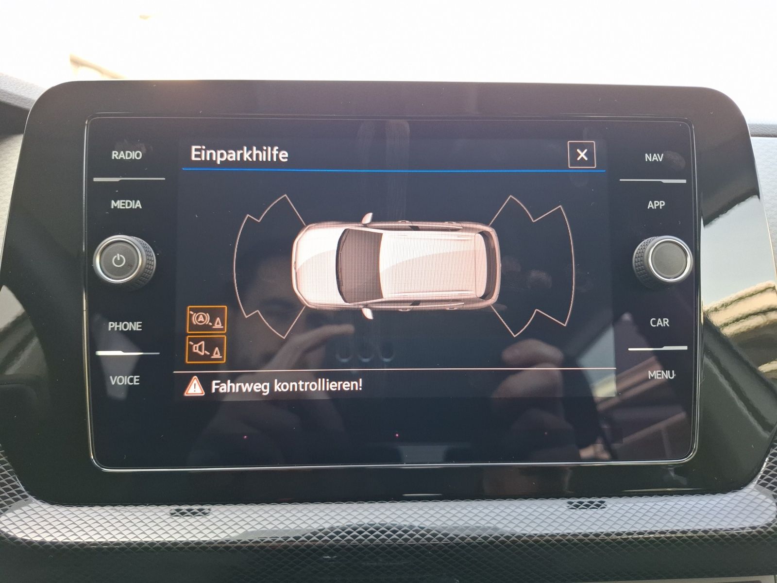Fahrzeugabbildung Volkswagen T-Cross TSI Life DSG LED CarPlay AID ACC RFK SH