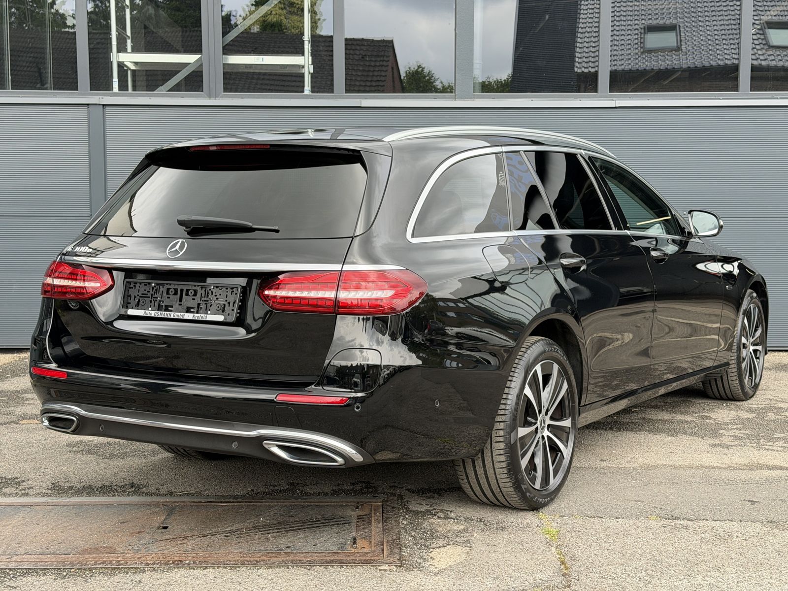 Mercedes-Benz E 300 e T Distr Multibeam LED SD Navi PDC foto 3