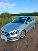 Mercedes-Benz B 220 4MATIC DCT -