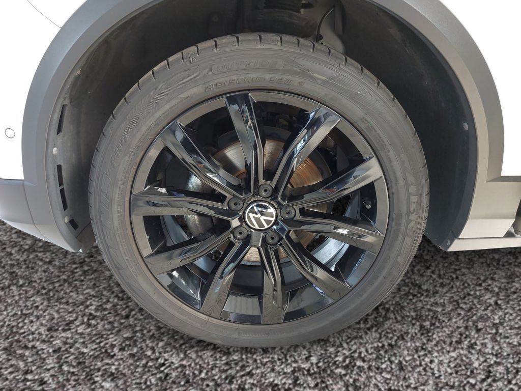 Fahrzeugabbildung Volkswagen T-Roc 1.5 TSI Black Style AHZV Business Winterrä