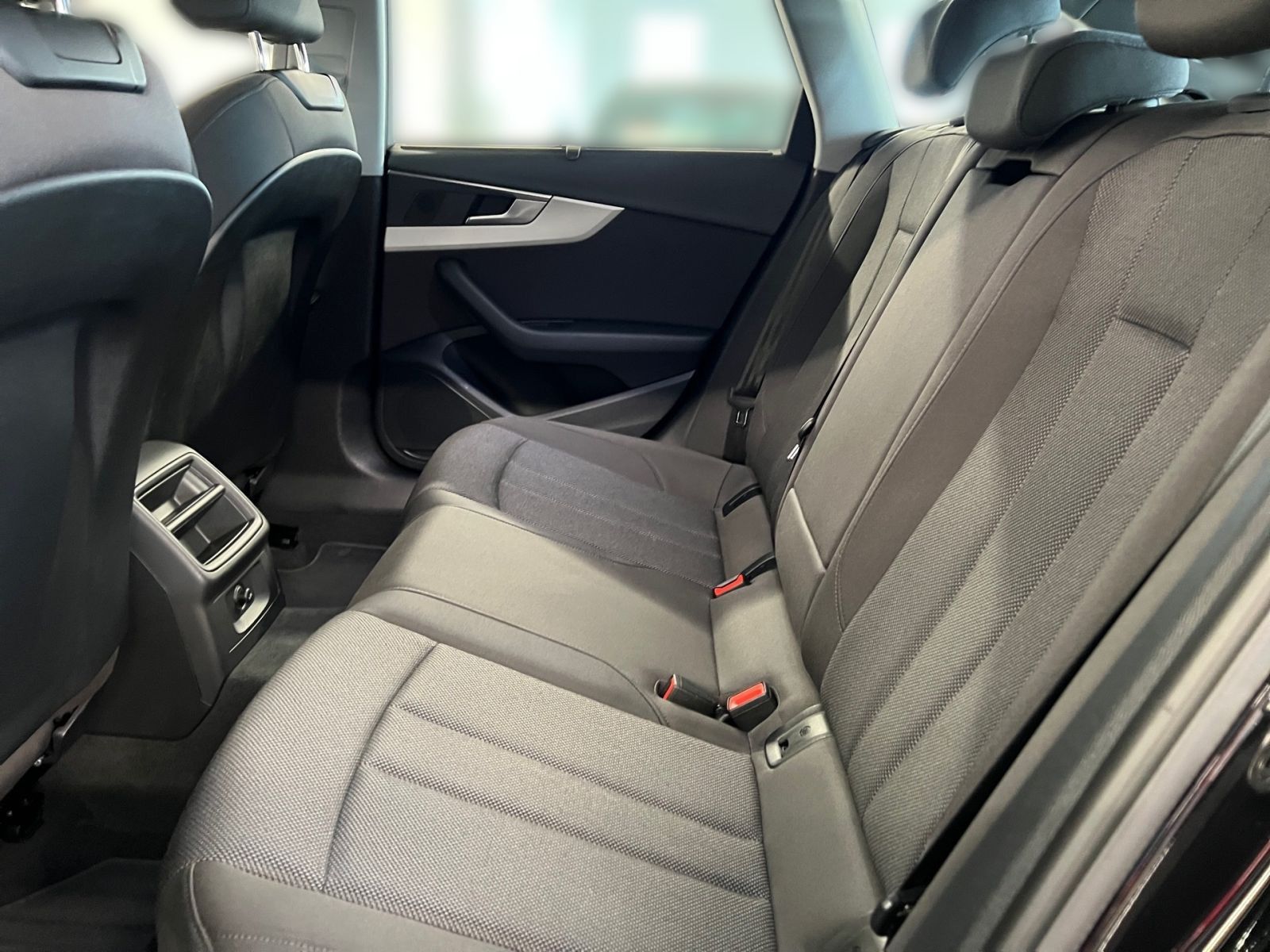 Audi A4 - Bild 11