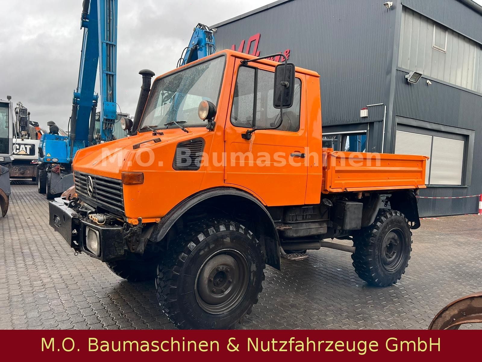 Fahrzeugabbildung Unimog U 1000/ 424