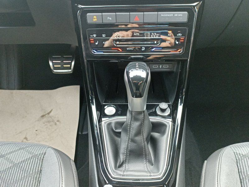 Fahrzeugansicht 12 Fahrzeugabbildung Volkswagen T-Cross 1.0 TSI R-Line DSG
