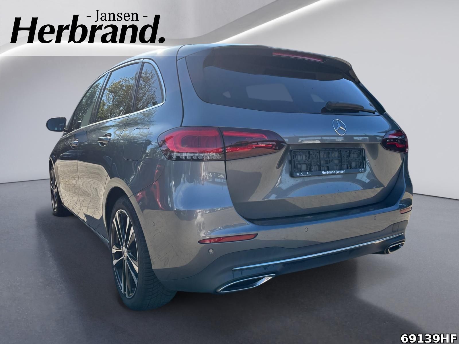 Fahrzeugabbildung Mercedes-Benz B 180 Edition 19 (EURO 6d-TEMP)