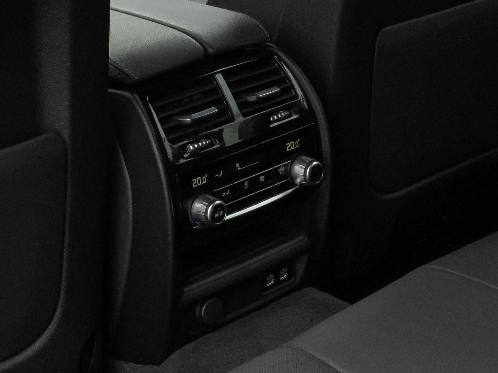 Fahrzeugabbildung BMW 530d xD M Sport Kamera HUD DAB H/K Komfort Alarm