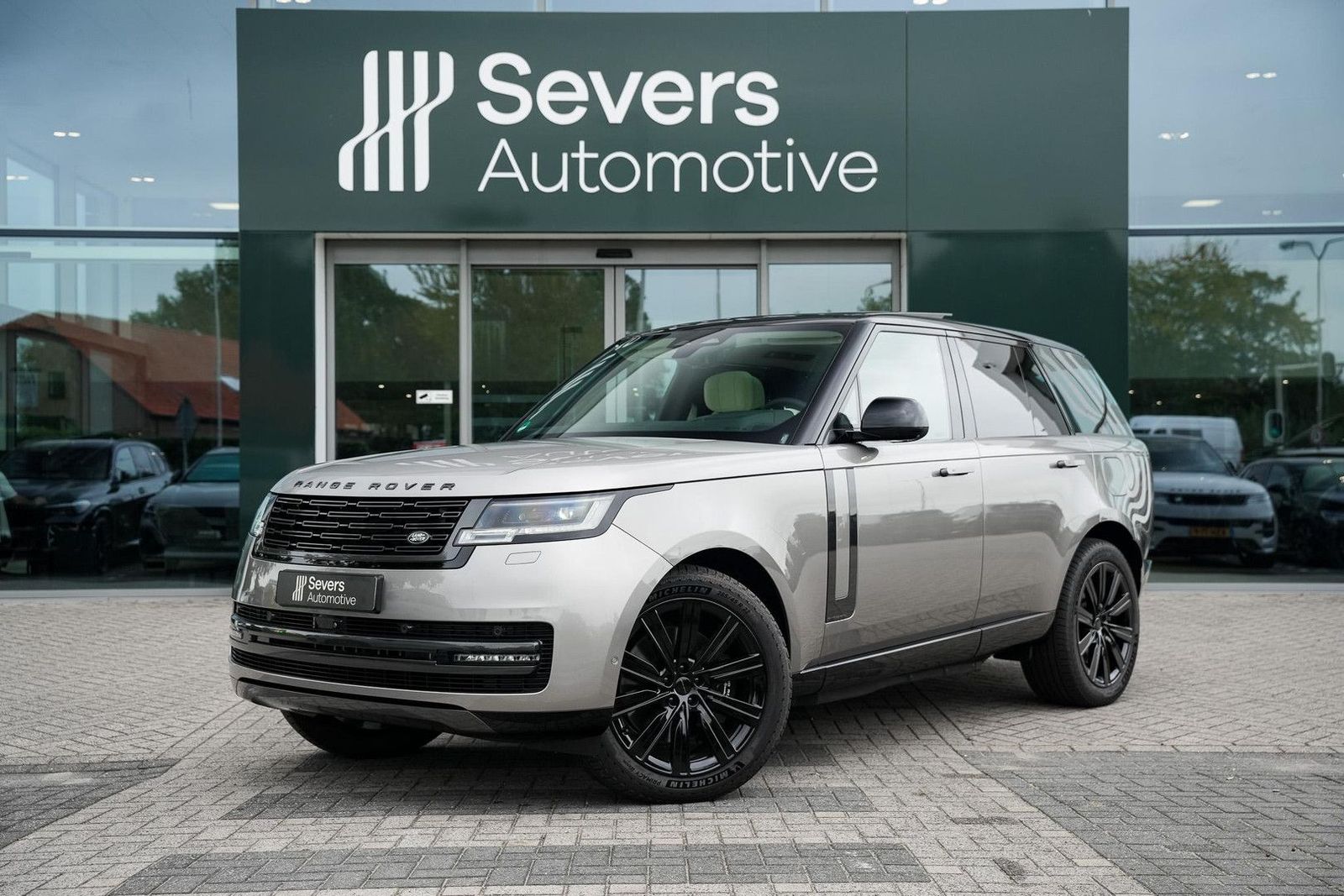 Land Rover Range Rover 3.0 P550e Autobiography l Flux Silve