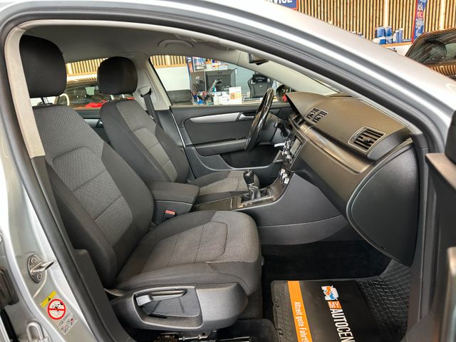 MYAUTOCENTER – Gebraucht- und Jahreswagen mit Werkstattservice in Pfaffenhofen Volkswagen Passat *ACC*NAV*AHK*PDC*SitzHZ*2-ZONEN*TotWinkel