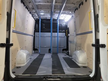 Volkswagen Crafter - 11