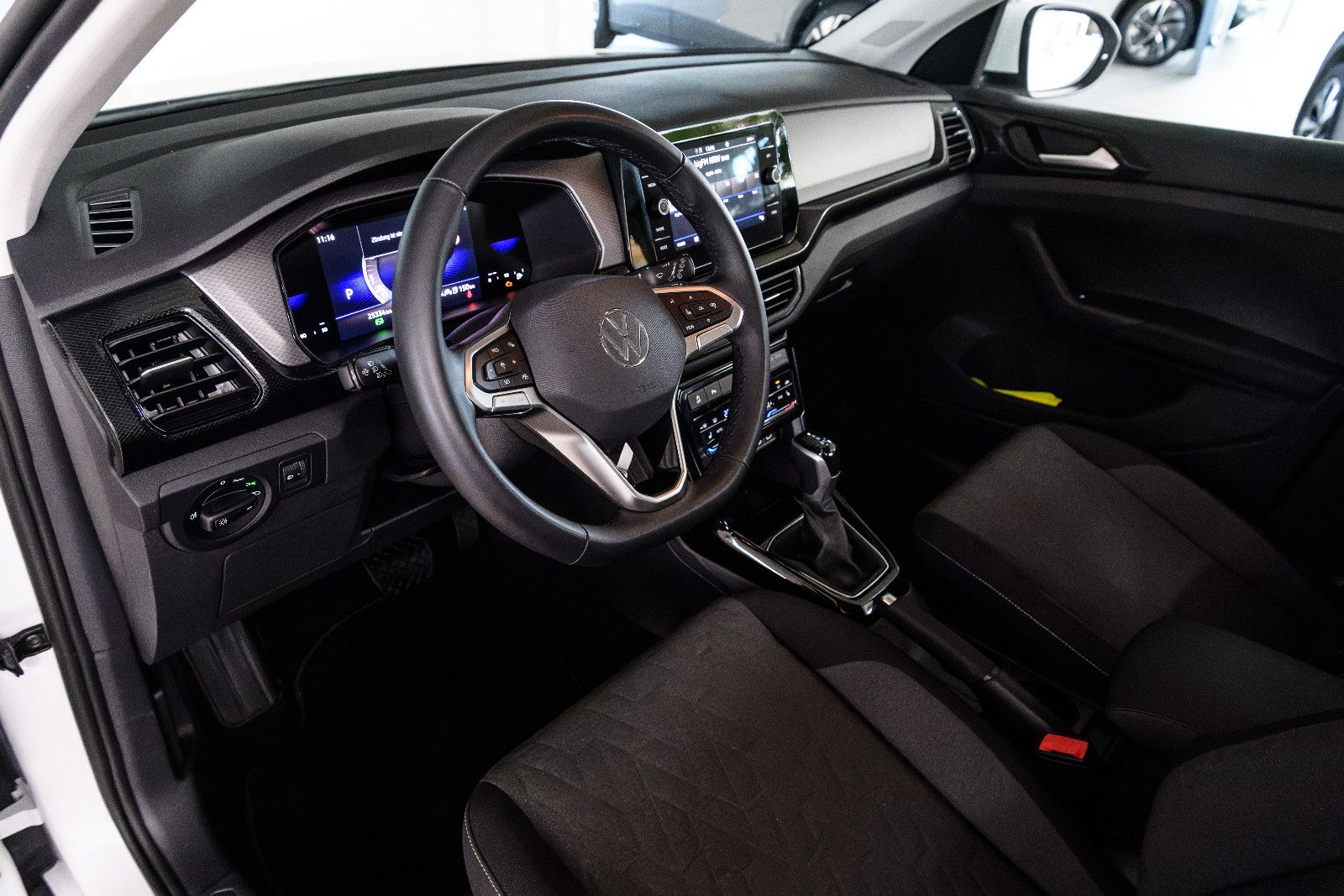 Fahrzeugabbildung Volkswagen T-Cross 1.0 TSI 85 kW Life +LED +ACC +Allwetter