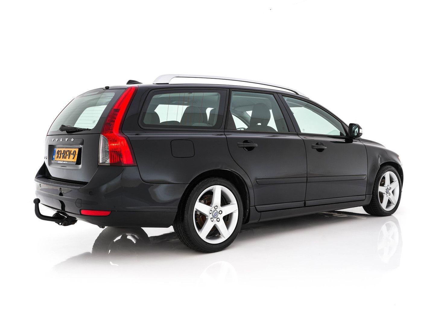 Volvo V50 2011 — photo 6
