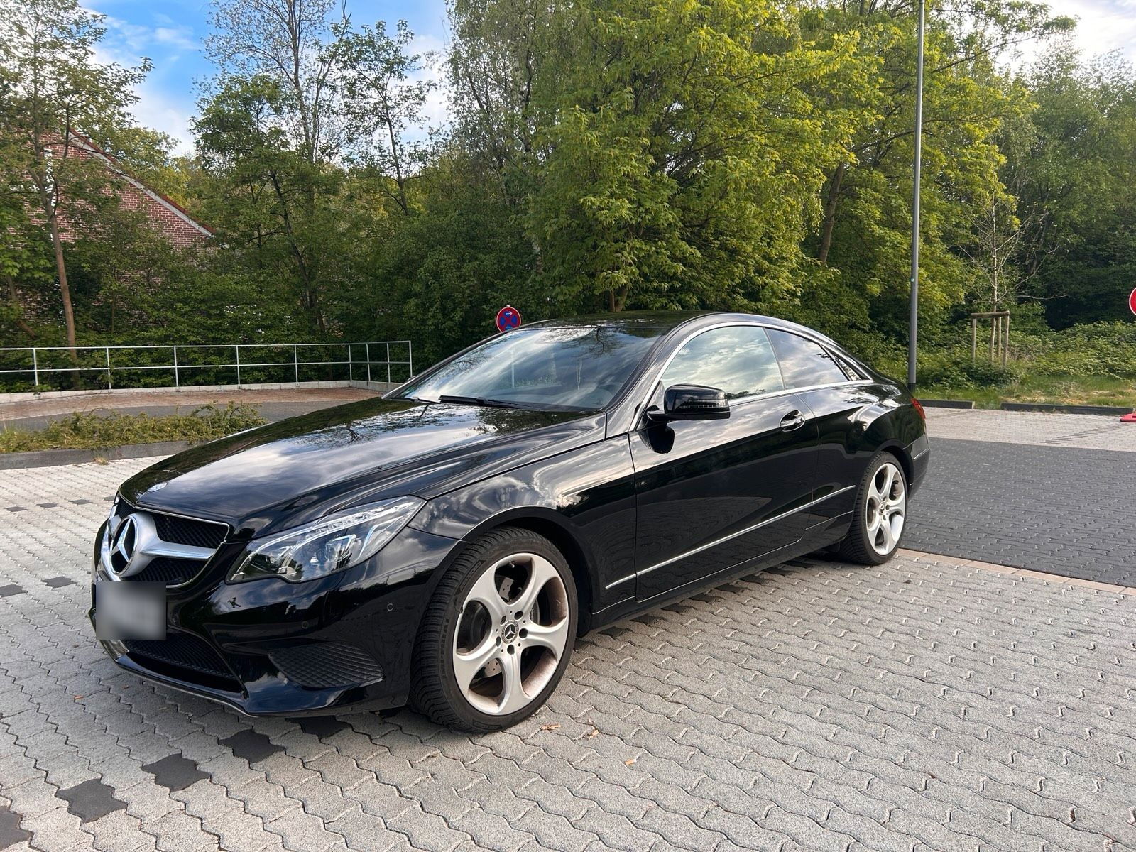 MERCEDES-BENZ Mercedes Benz E 200 Coupé