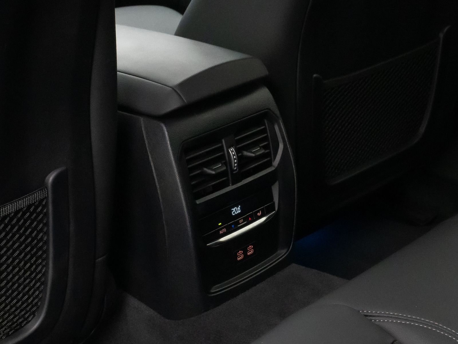 Fahrzeugabbildung BMW i4 eD40 Gran Coupé Kamera DAB H/K PDC Sport