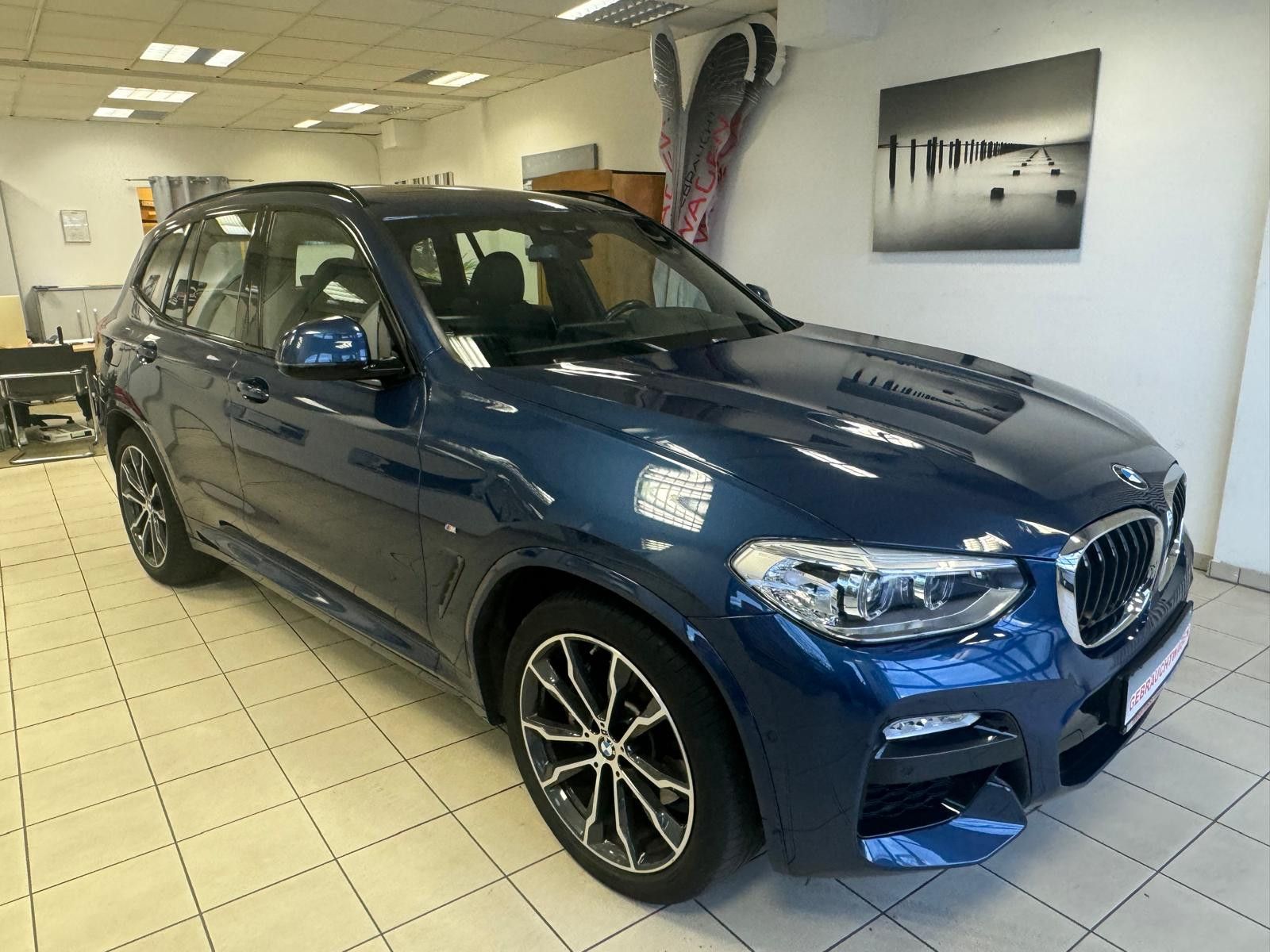 Fahrzeugabbildung BMW X3 xDrive30 d M Sport/LED/AHK/1.HAND/PANO/HEADUP