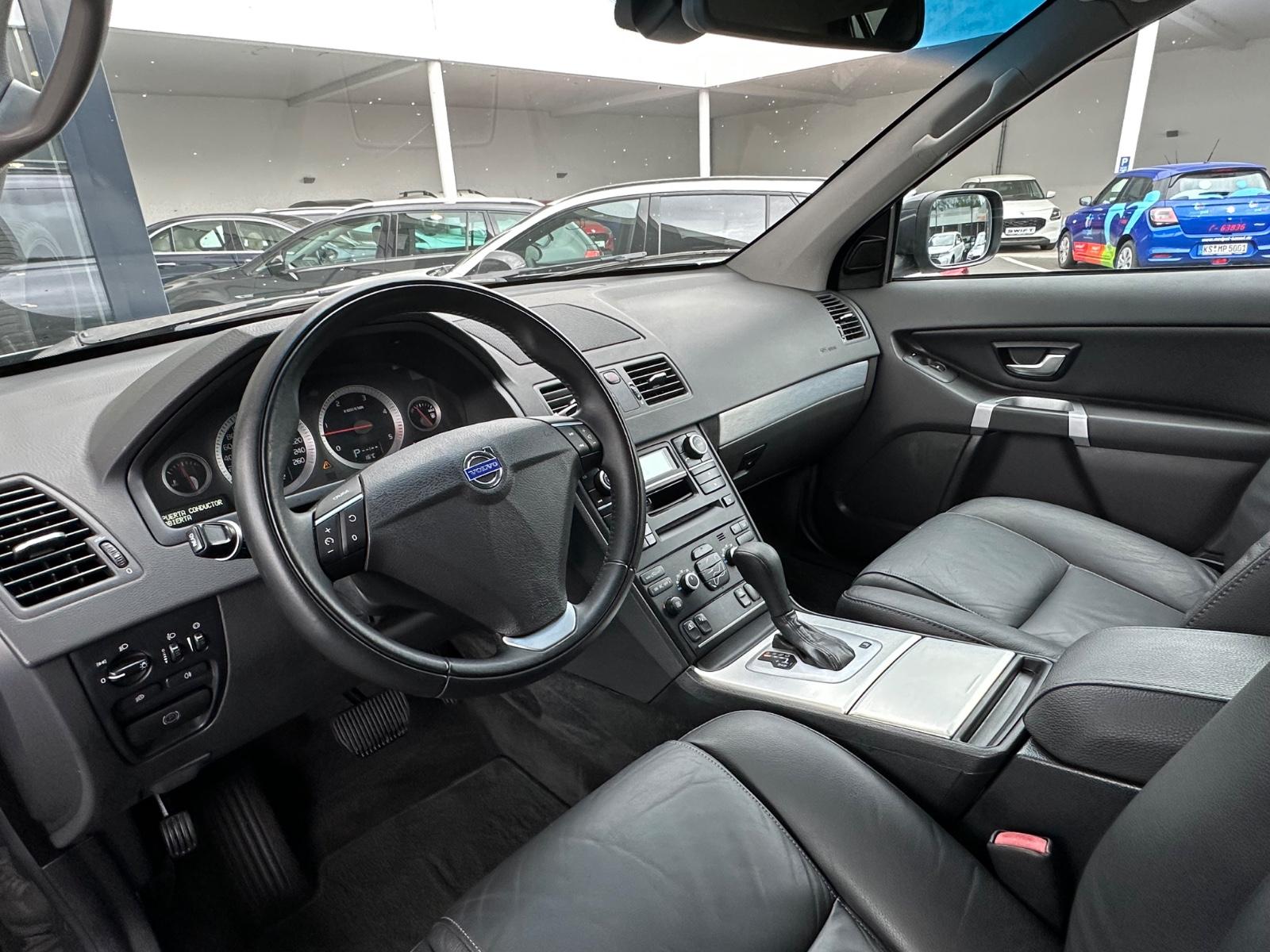 VOLVO XC90 D5 AWD - MOMENTUM - 200 Cv - BVA - BLUETOOTH - RÉGULATEUR DE VITESSE - 7 Places