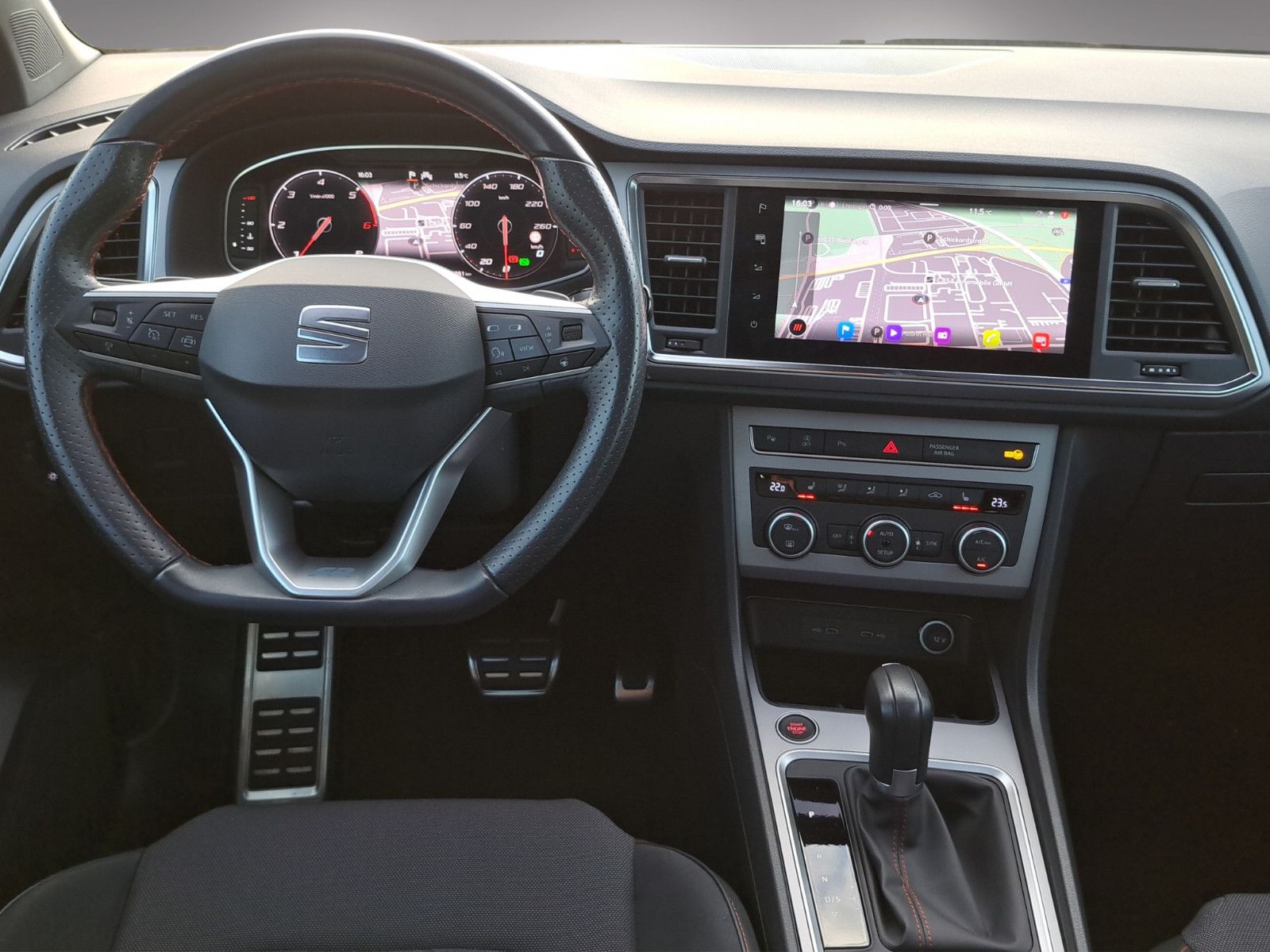 Ateca FR 2.0 TDI DSG AHK Panodach Navi