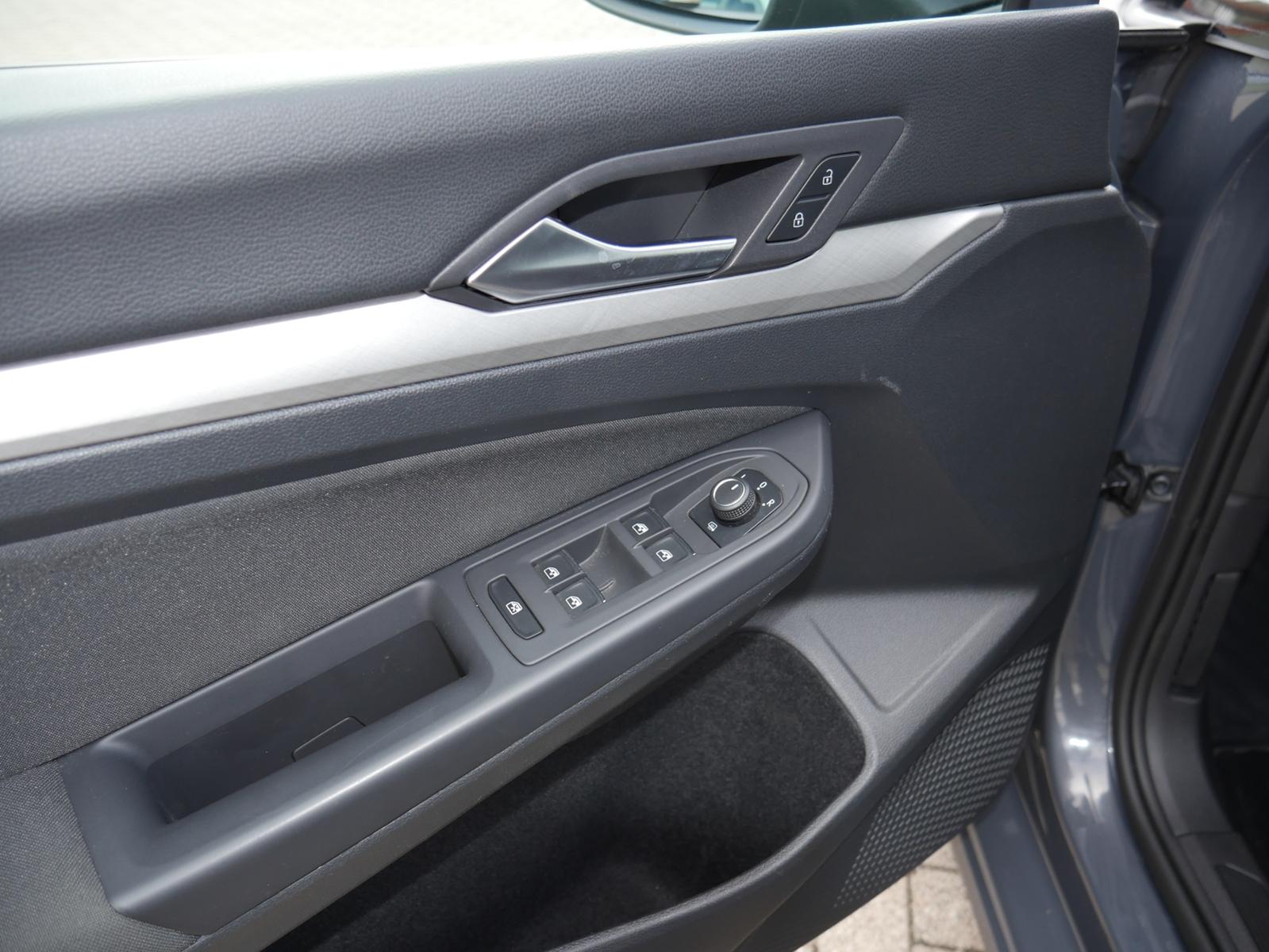 Volkswagen Golf VIII 1.0 TSI Life NAVI ACC SITZHZG LED MFL, миниатюра 10