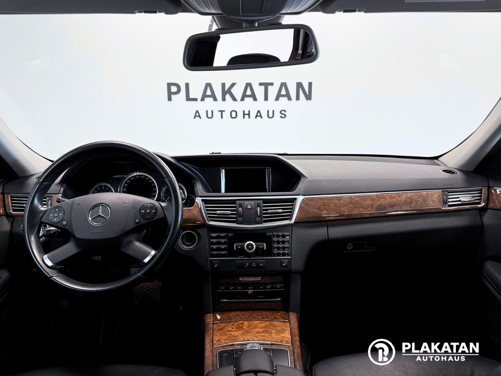Fahrzeugabbildung Mercedes-Benz E 250 CDI T-Modell Leder AHK MB-Service