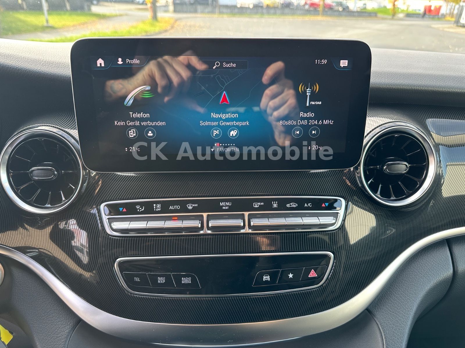 Fahrzeugabbildung Mercedes-Benz V 300d EDITION Kompakt/5 Sitze/Navi/LED/AHK