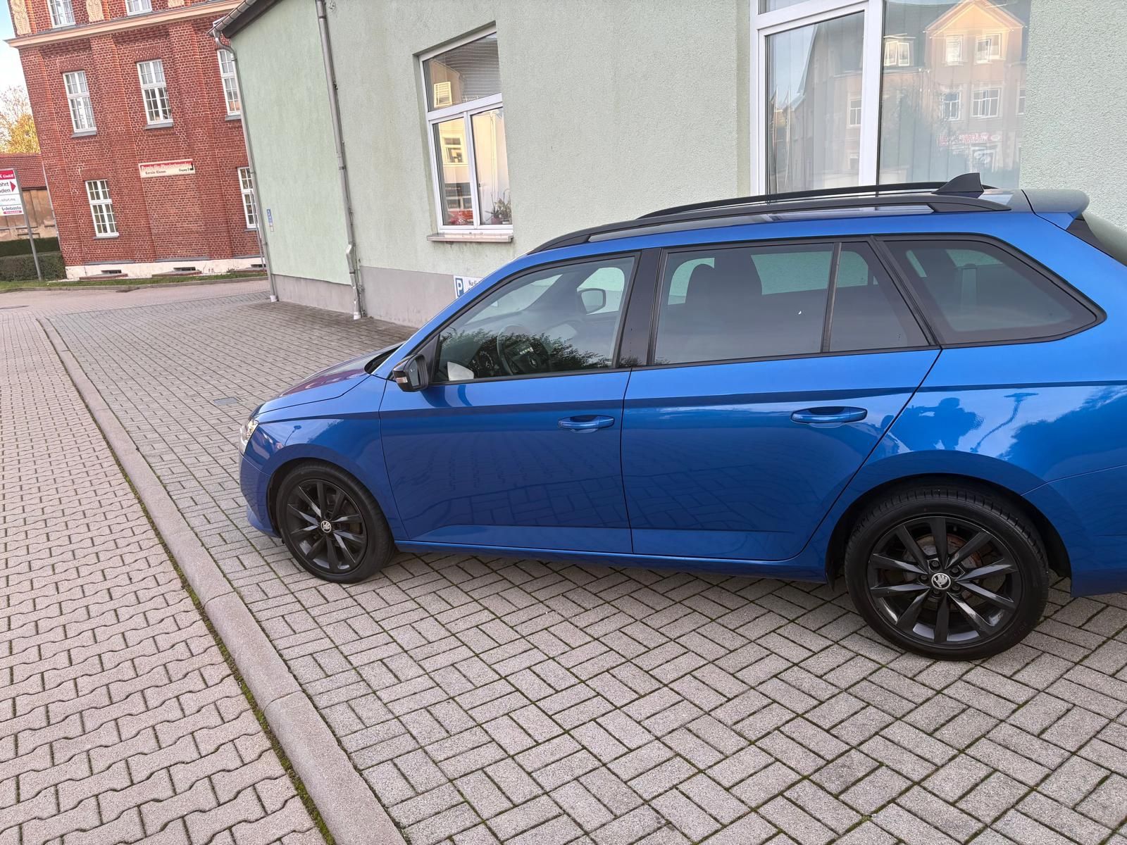 Fahrzeugabbildung SKODA Fabia Combi Style/ unfallfrei