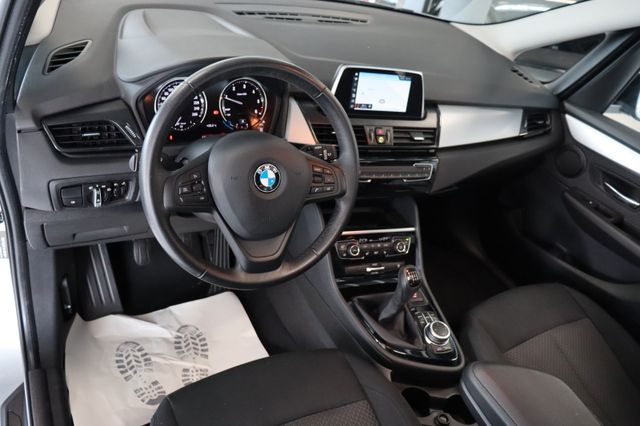 Fahrzeugabbildung BMW 218 Gran Tourer Advantage||1HAND|PANO|KAMERA|