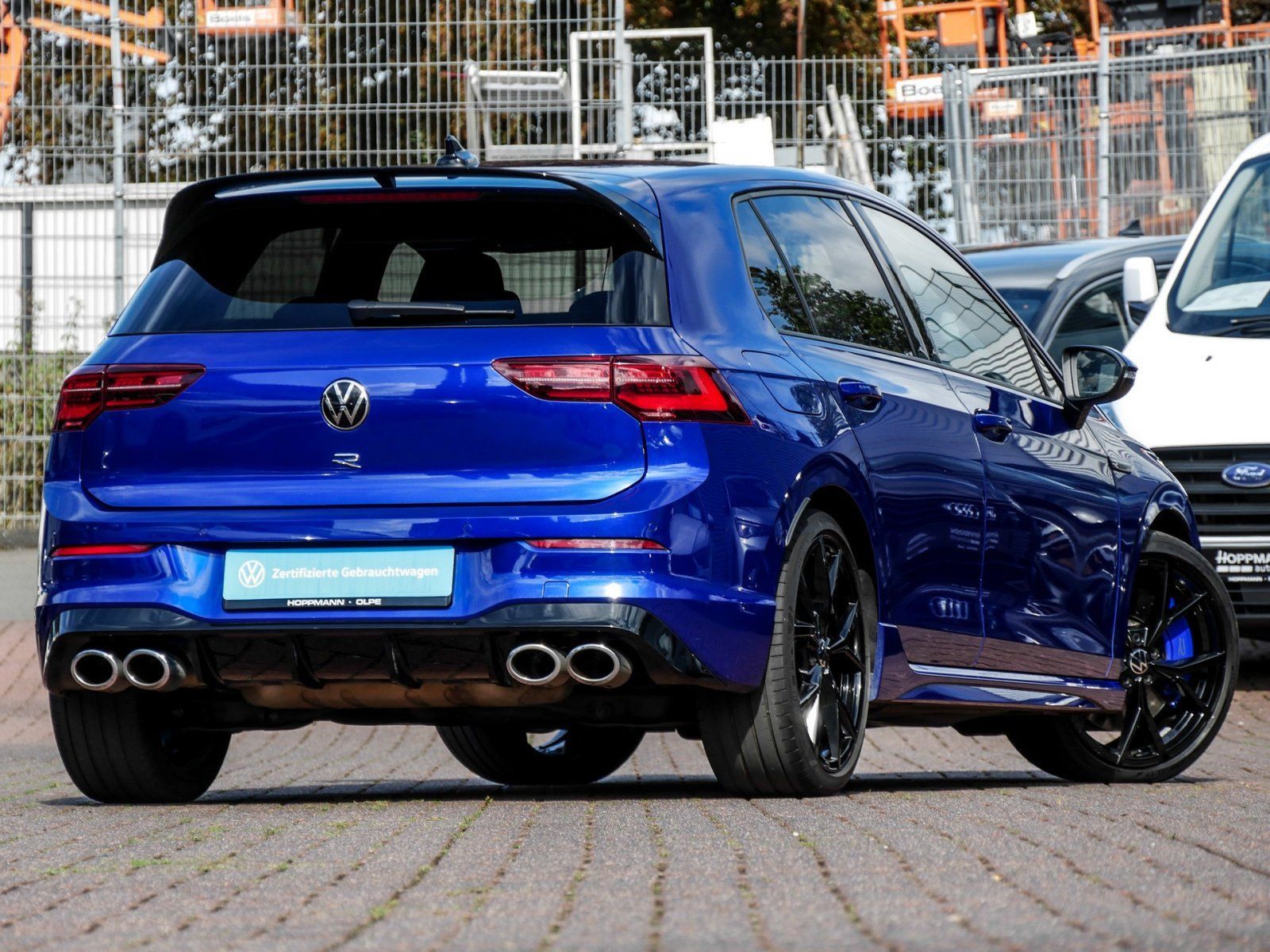 Volkswagen Golf VIII 2.0 TSI R Performance BLACK STYLE KAME foto 3