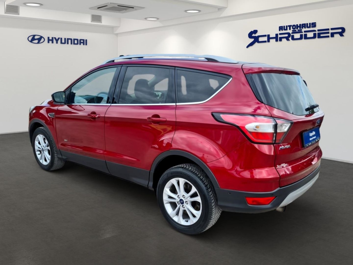 Fahrzeugabbildung Ford Kuga Titanium 1.5 AT Klima Rückfahrkamera PDC