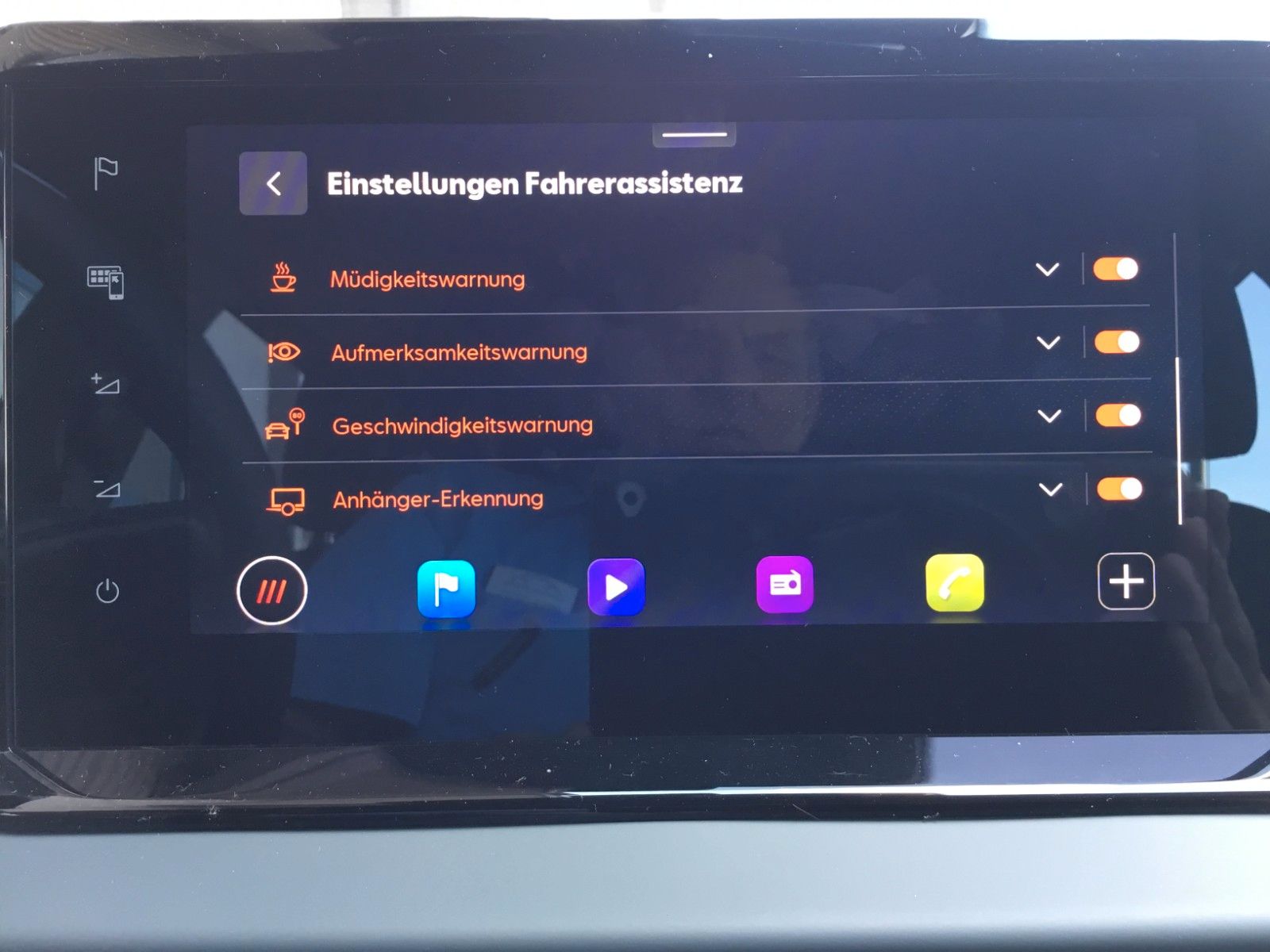 Fahrzeugabbildung SEAT Arona 1.0 TSI Style DSG+AHK+ACC+Navi+Kamera