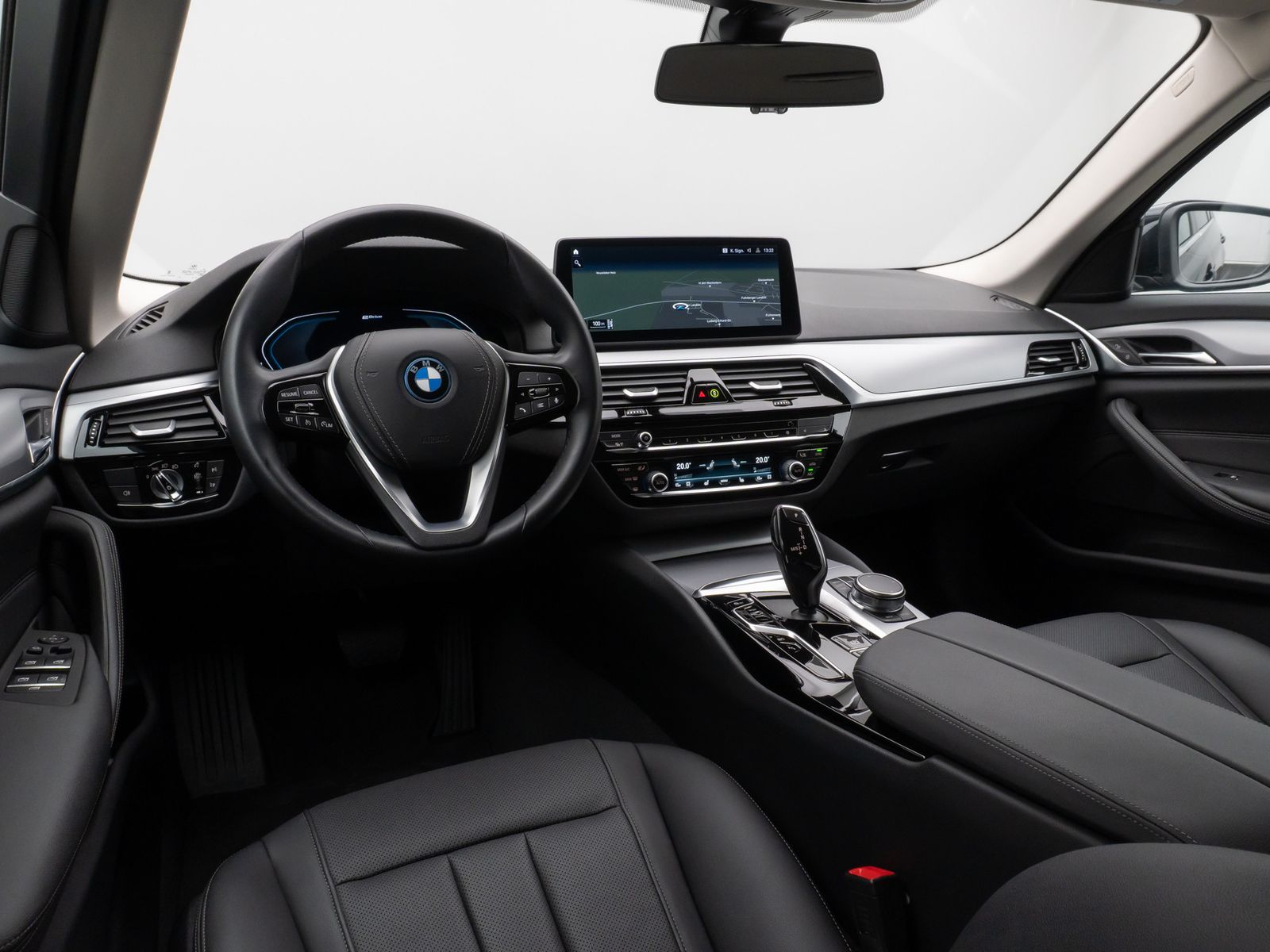 Fahrzeugabbildung BMW 530e Kamera DAB HiFi Leder 4xKlima Alarm 18Zoll