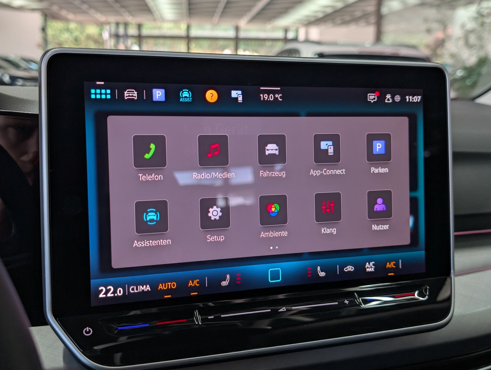 Fahrzeugabbildung Volkswagen Golf 1.5 TSI Life ACC LED SHZ VIRT AMBI APP BHL