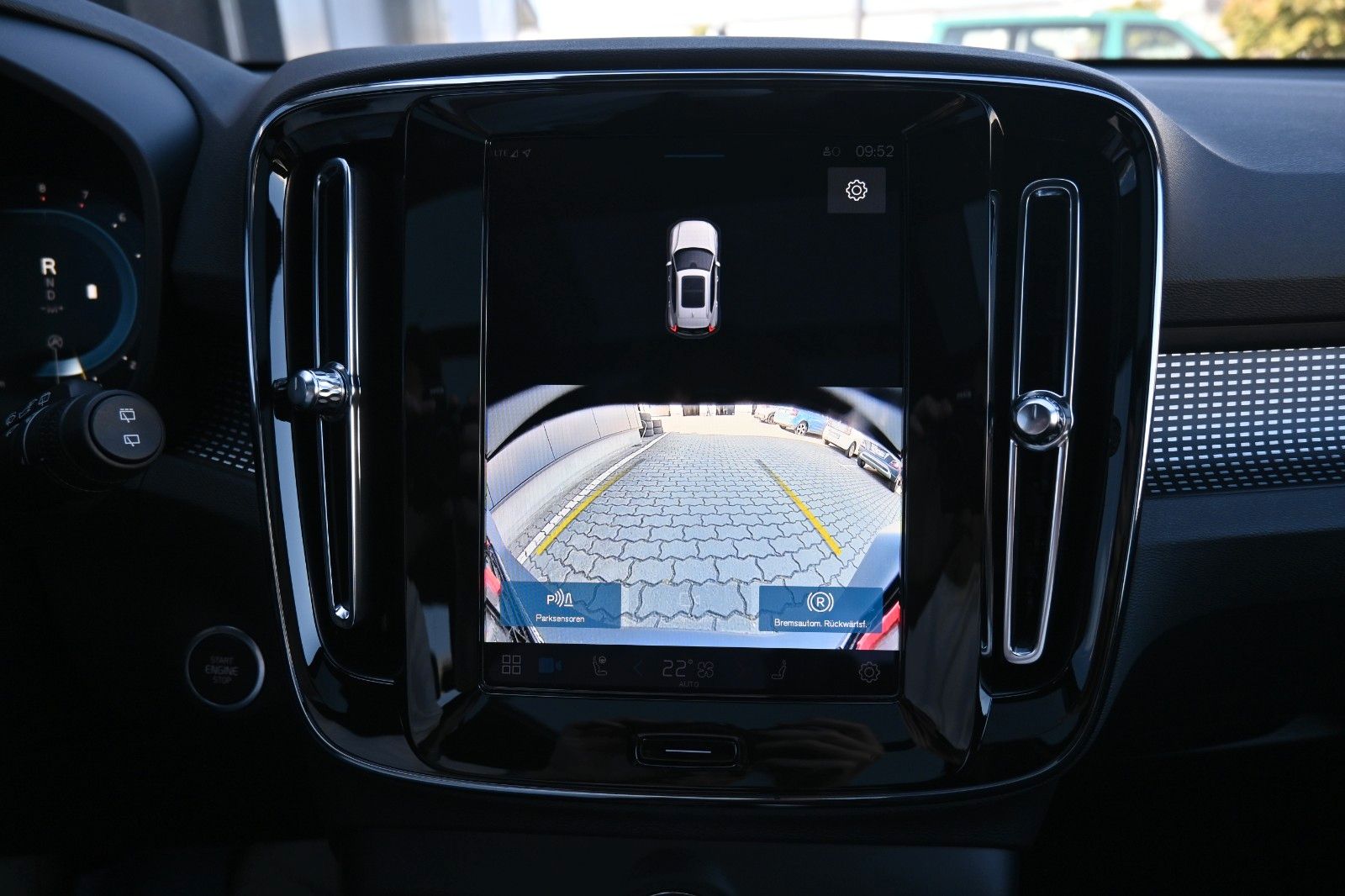 Fahrzeugabbildung Volvo XC40 B4 DSG Ultra Dark*PANO*RFK*ACC*AHK