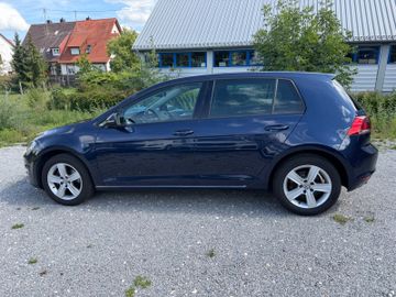 Volkswagen Golf - 6