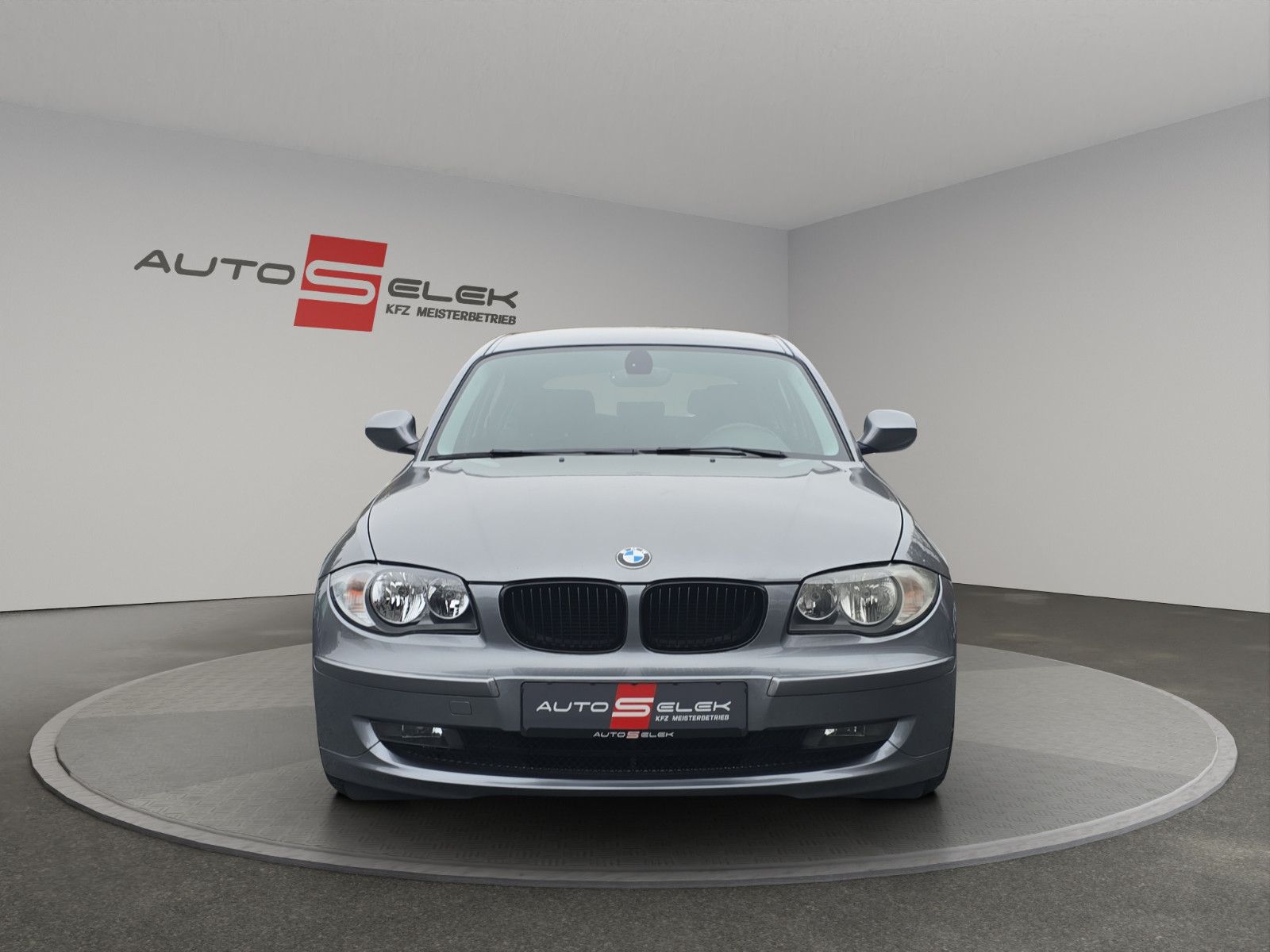 Fahrzeugabbildung BMW 118i 1 Limousine PDC+SHZ+TEMPOMAT+KLIMA