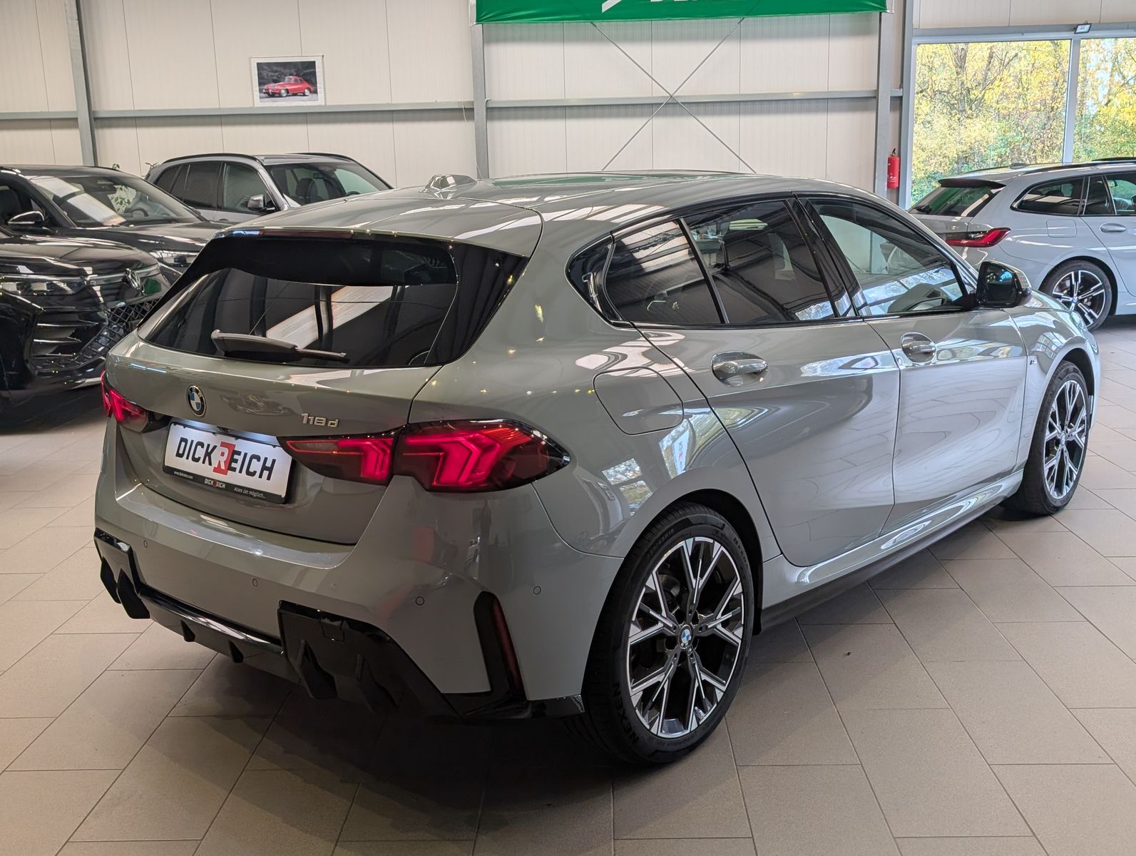 Fahrzeugabbildung BMW 118 d M-Sport Premium Shadow Cam Pano Alcan 18"