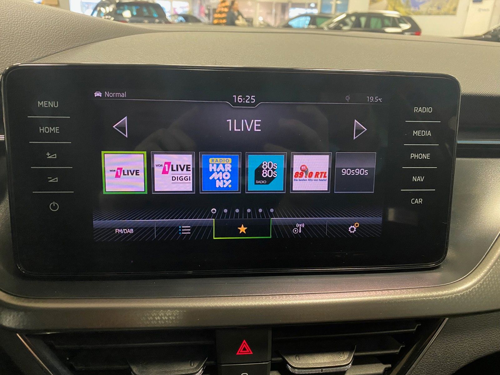 Fahrzeugabbildung SKODA Kamiq 1.5 TSI CLEVER+NAVI+Rück.KAMERA+ALLWETTER+