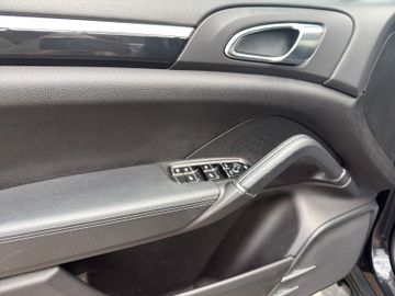 Porsche Cayenne - 10