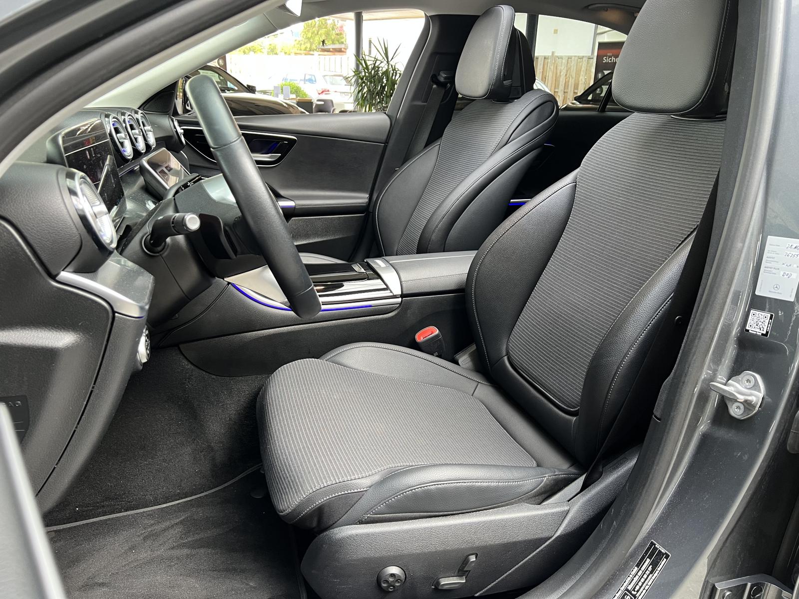 Mercedes-Benz C C200 Avantgarde Pano Night CarPlay Kamera DAB 