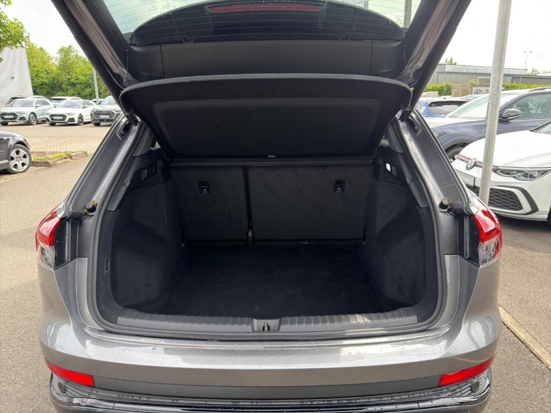 Fahrzeugabbildung Audi Q4 e-tron 40 S Line AHK,HUD,Kamera,LED,Matrix,LM