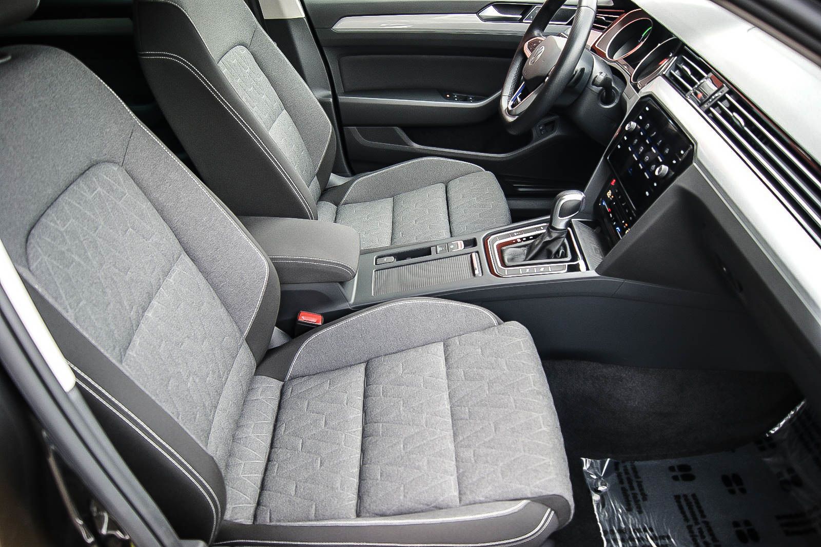 Fahrzeugabbildung Volkswagen Passat Variant GTE MATRIX-LED IQ.DRIVE ACC 1HAND