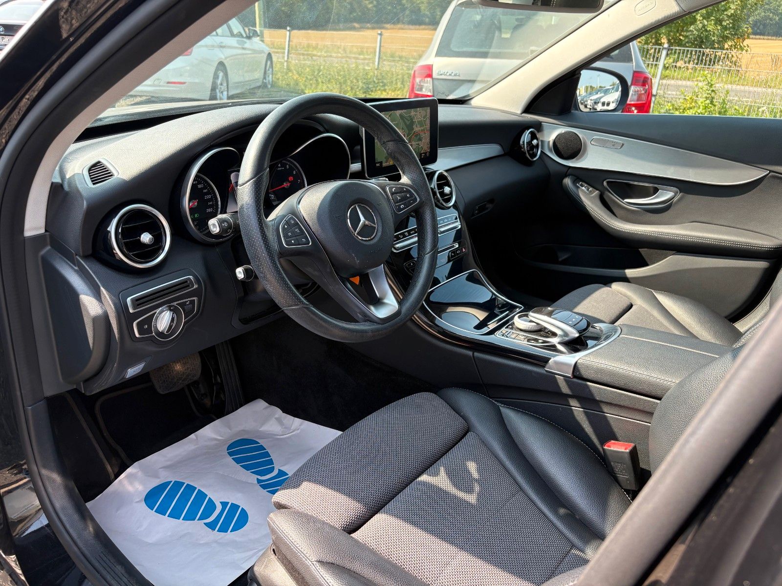 Fahrzeugabbildung Mercedes-Benz C 200 4Matic Aut. AVANTGARDE Navi LED GSD SPORTS