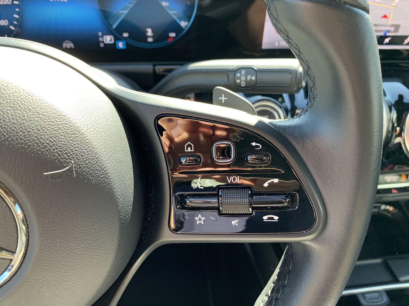 Mercedes-Benz GLA 200d 4MATIC Navi+Widescreen+Kamera+elKlappe foto 19