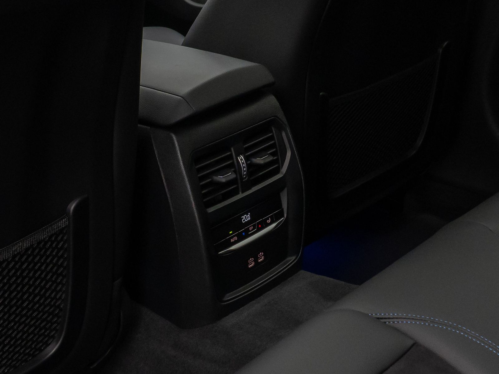 Fahrzeugabbildung BMW M440i xD Gran Coupé Glasdach Kamera HUD DAB H/K