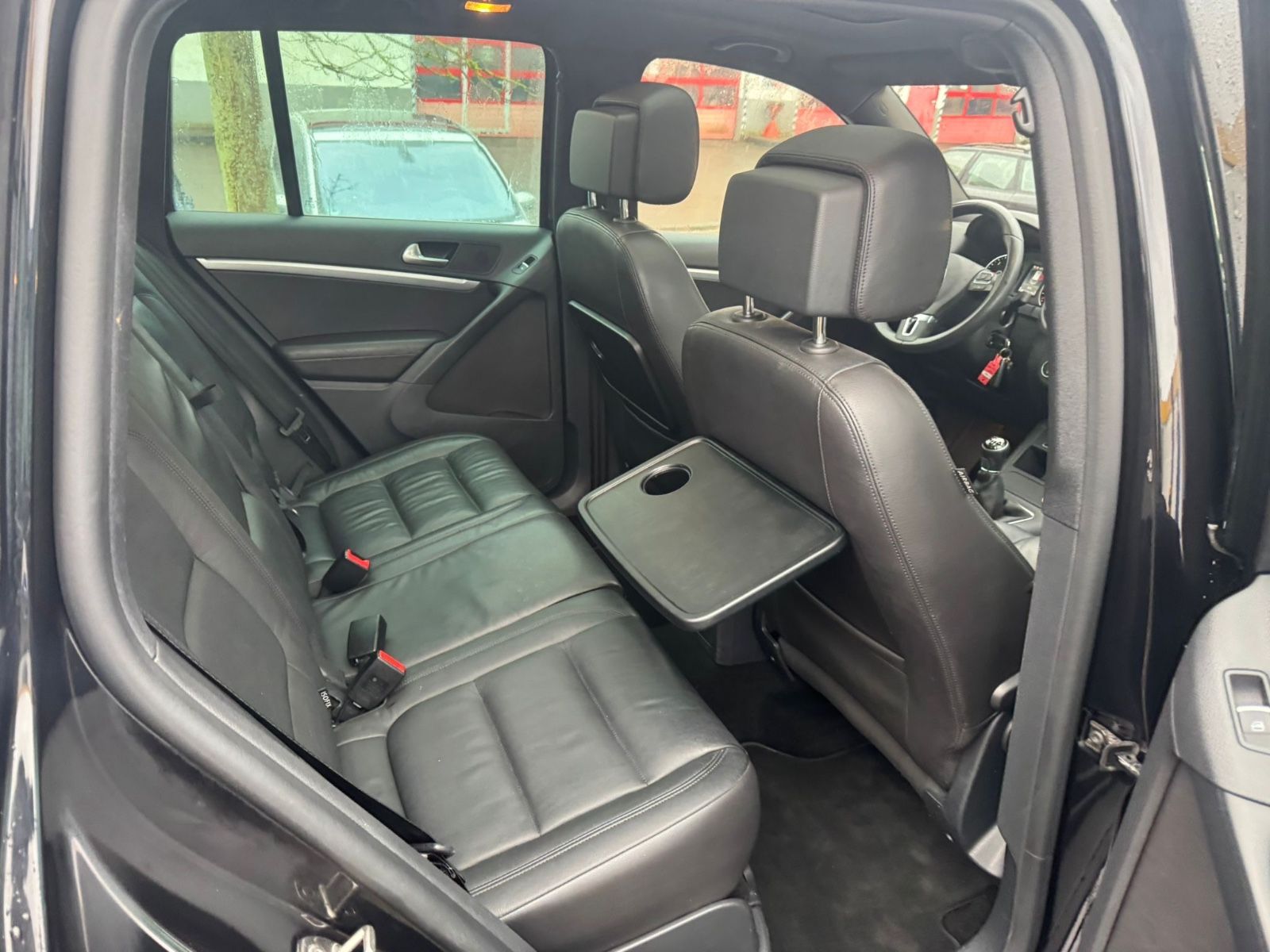 Fahrzeugabbildung Volkswagen Tiguan Sport & Style BMT R Line Navi+Panorama+Xe