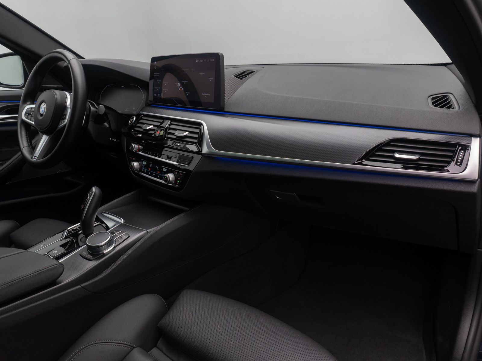 Fahrzeugabbildung BMW 530d  M Sport HUD DAB 4*Klima Laser Kamera Pano