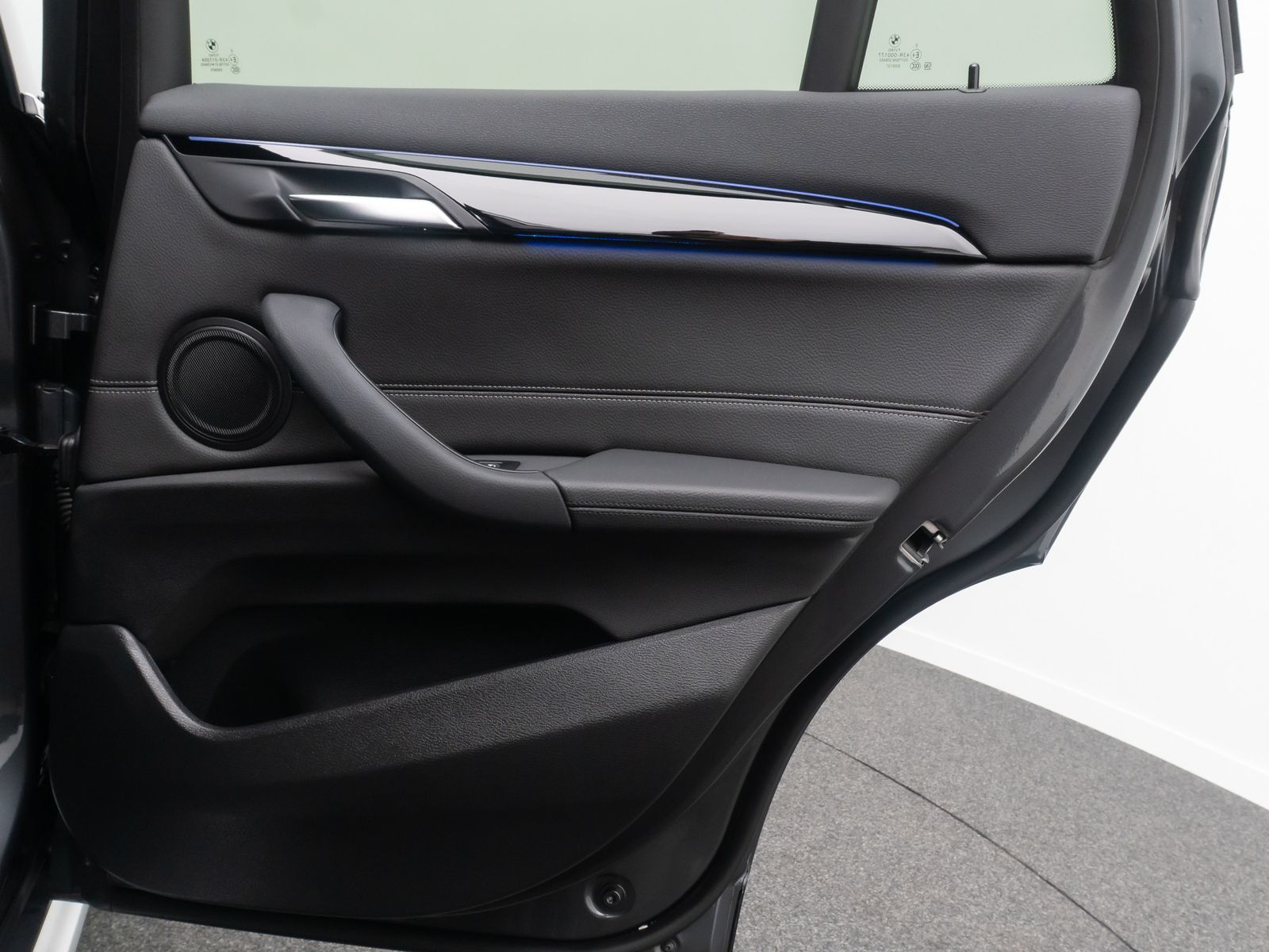 Fahrzeugabbildung BMW X1 sD18i xLine DAB Kamera HiFi Komfort Sport 18"