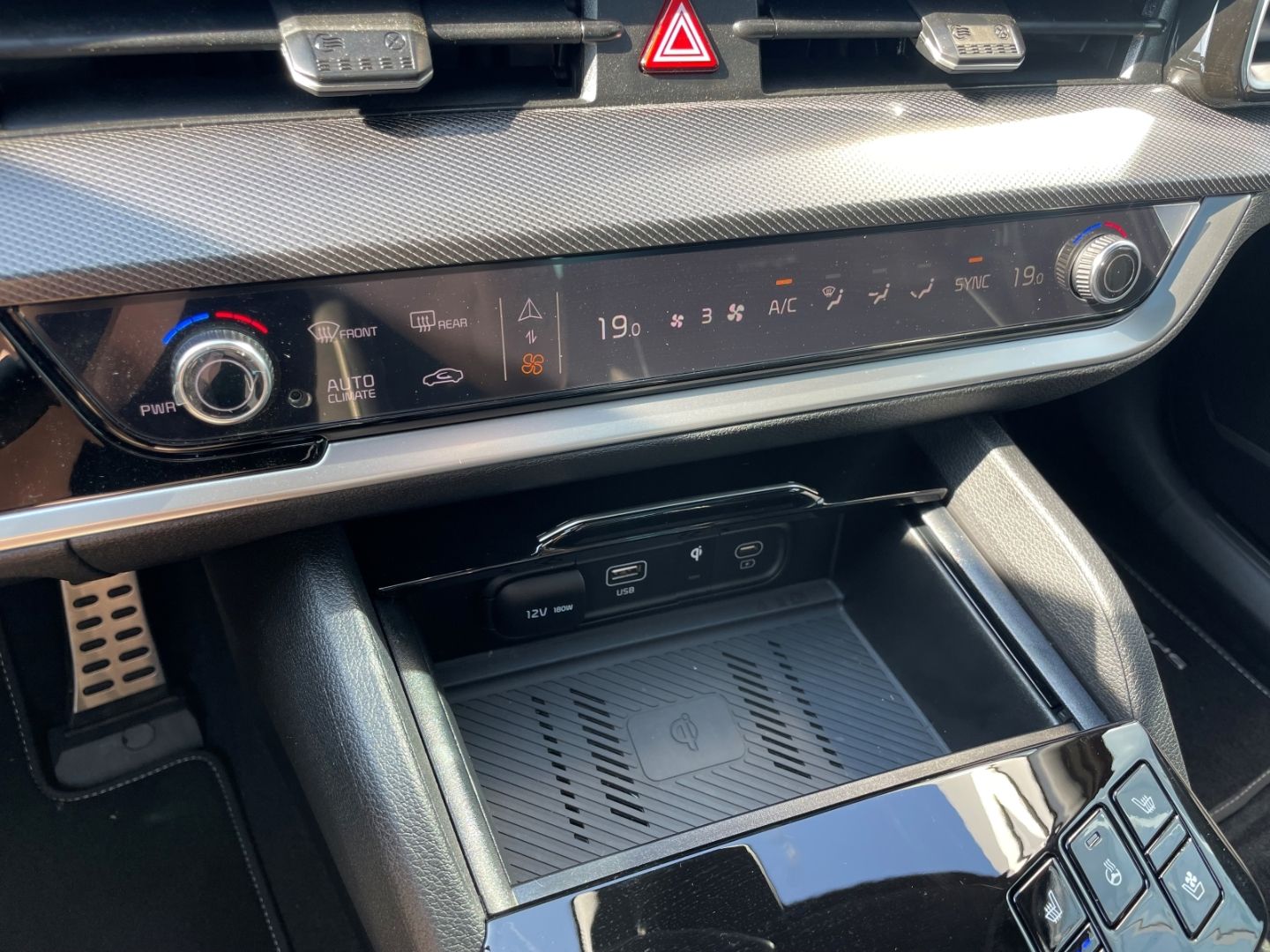 Fahrzeugabbildung Kia Sportage GT Line LED AHK Memory Verkehrszeichen