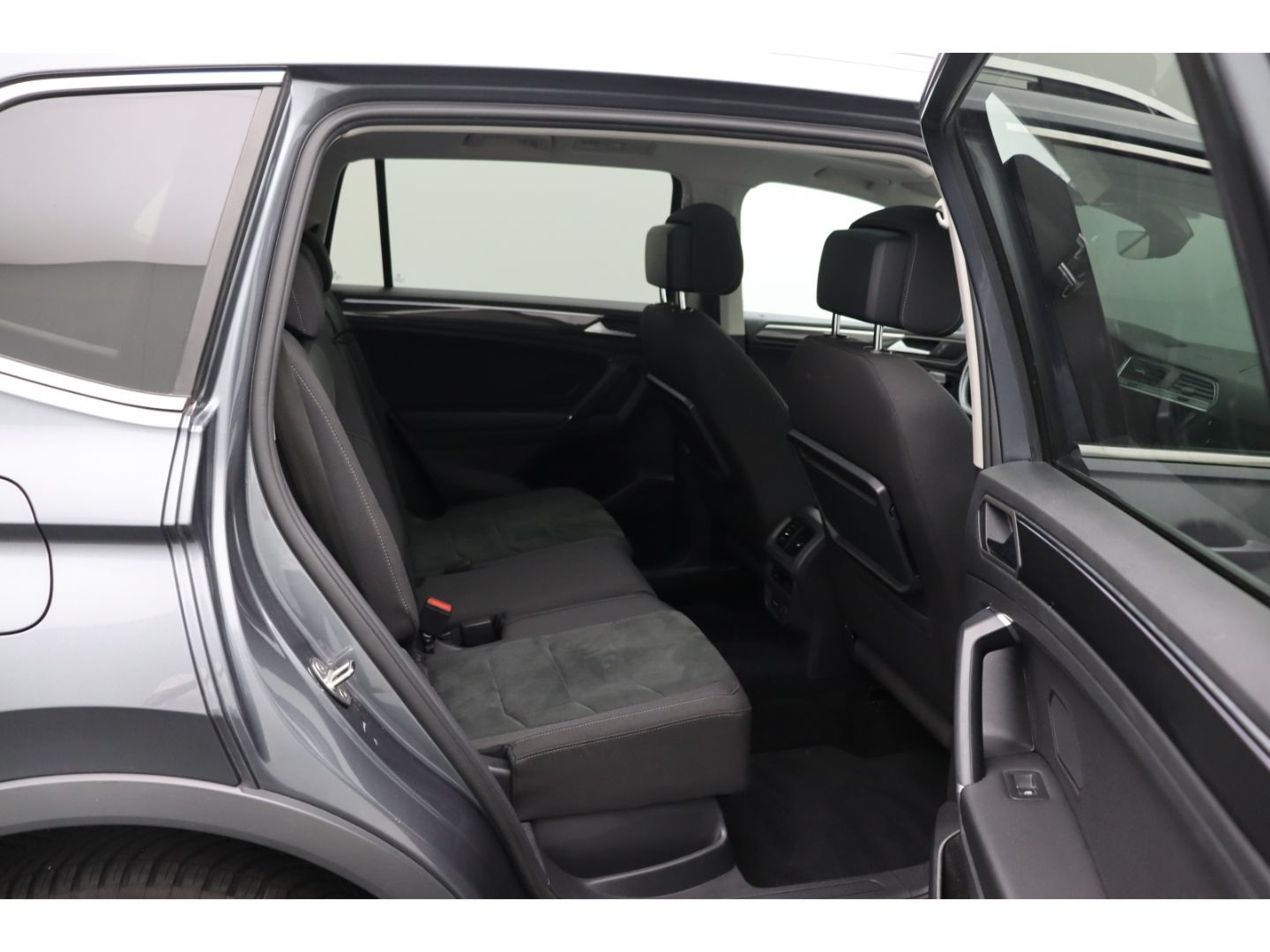 Fahrzeugabbildung Volkswagen Tiguan Allspace Highline R-Line AHK schwenkbar