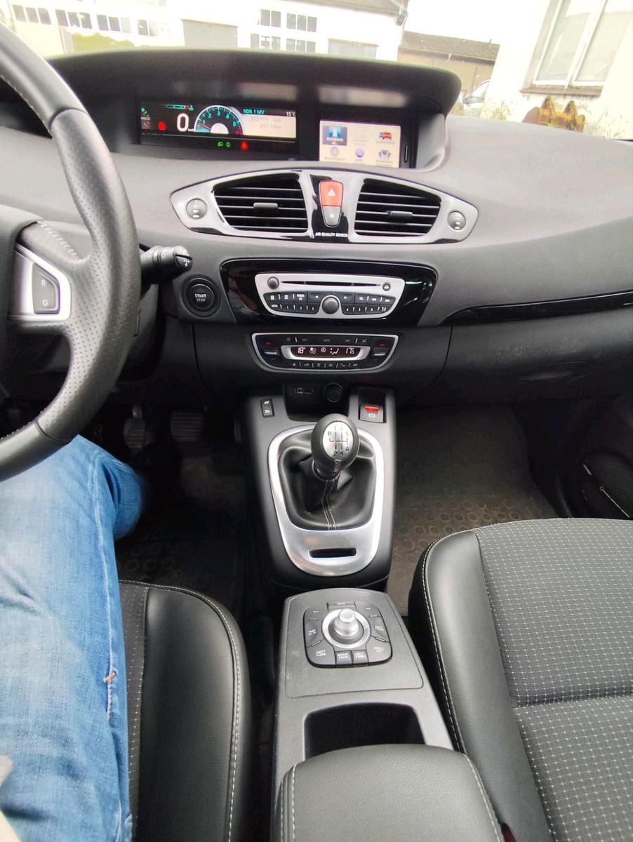Renault Scenic 2011 — фото 15