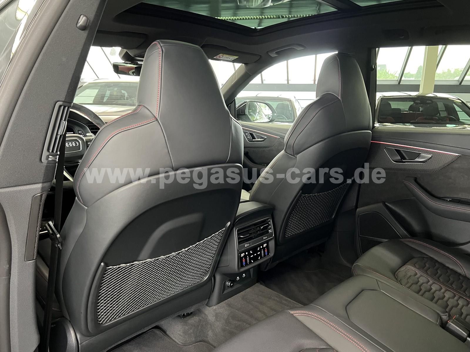 AUDI RSQ8 - 15